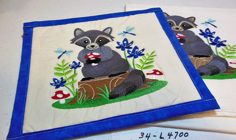 Raccoon on Stump Towel & Potholder Set