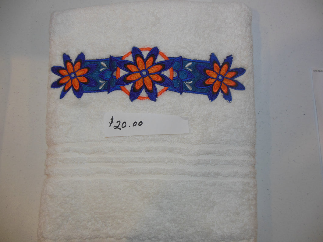 Majolica Flower Border Bath Towel