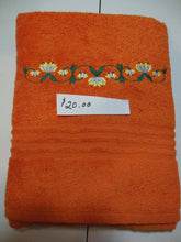 Load image into Gallery viewer, Lotus Flower Border Bath Towel

