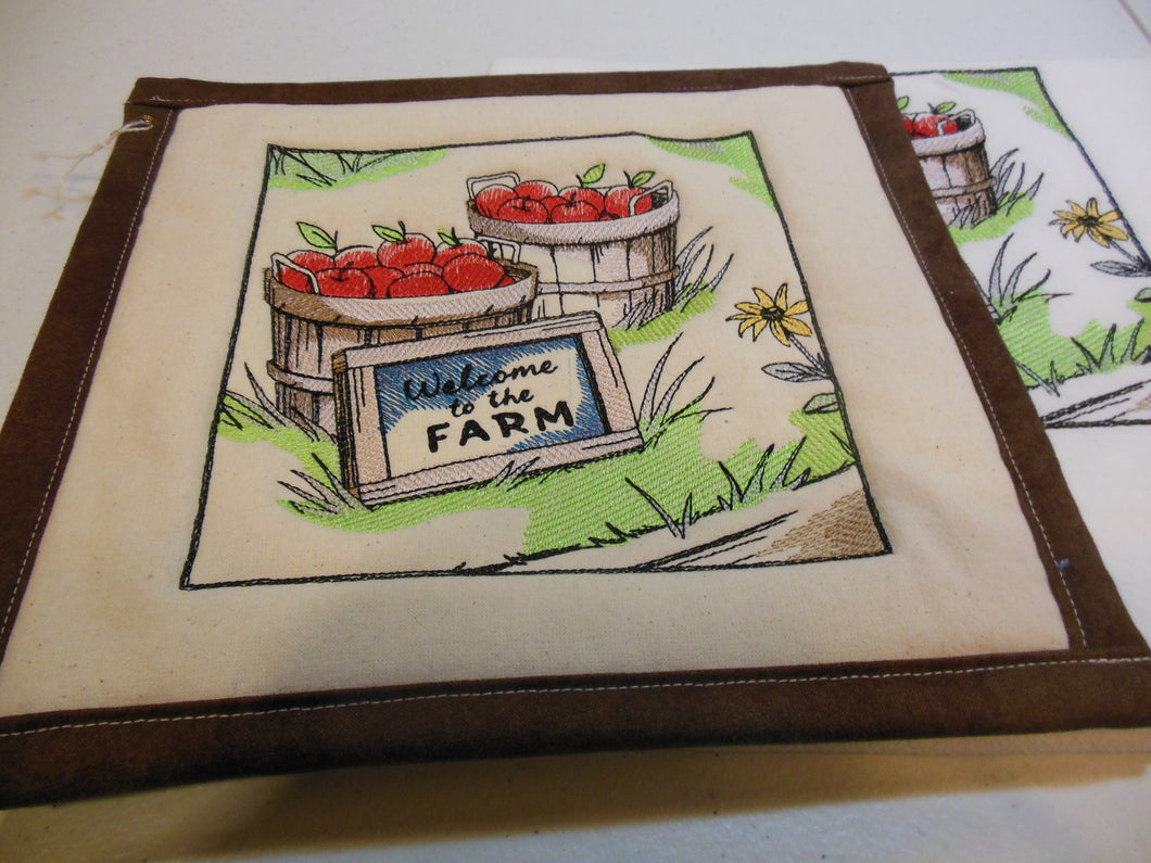 Fall on the farn-apples Welcome to the farm Towel & Potholder Set
